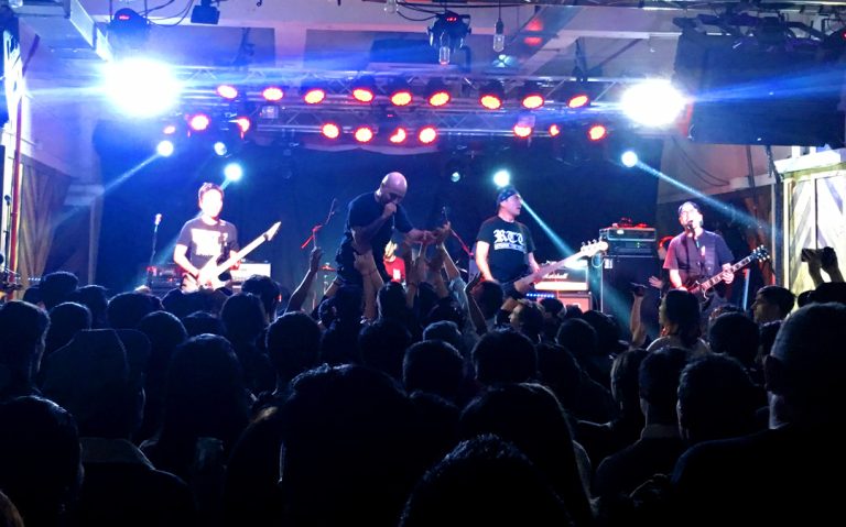 The Entertaining Power of Live Music Bands: Creating Memorable Experiences