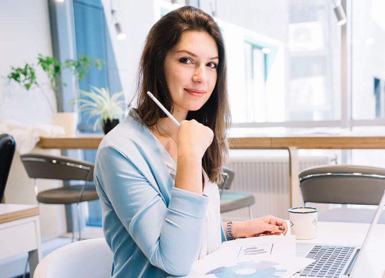 Can a social media marketing service help with reputation management?